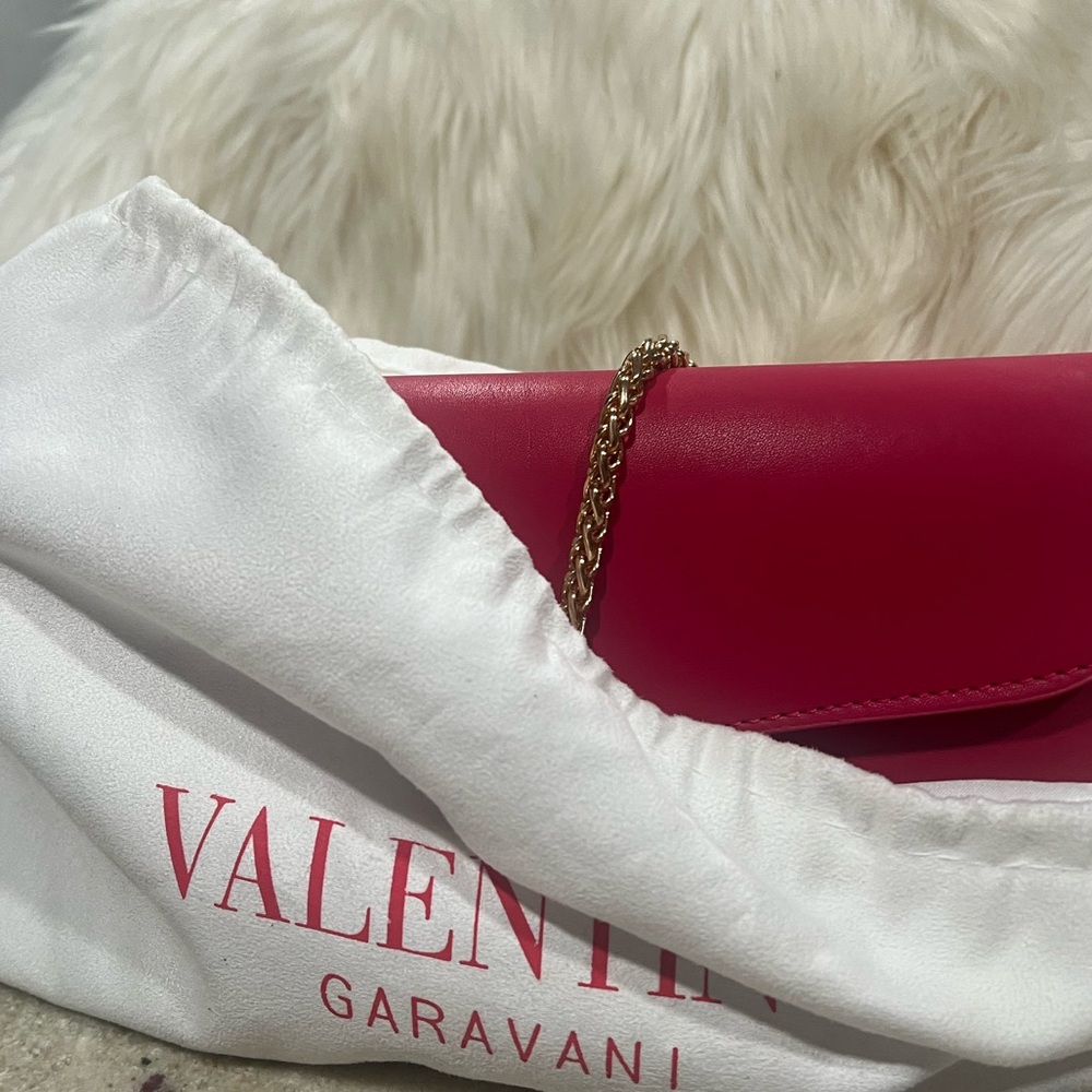 Valentino Garavani Pink VLogo Chain Shoulder Clutch - Picture 9 of 9